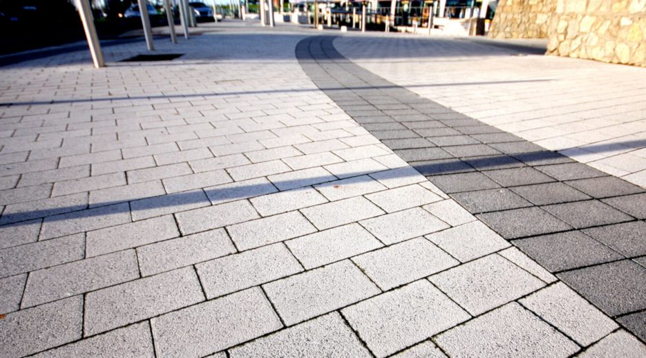 Newgrange Block Paving 3 size mix x 50mm